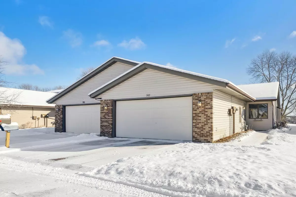 Amery, WI 54001,707 Pondhurst CIR ##10A