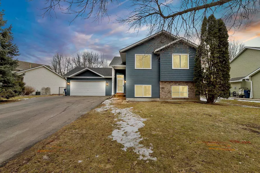 19204 English AVE, Farmington, MN 55024