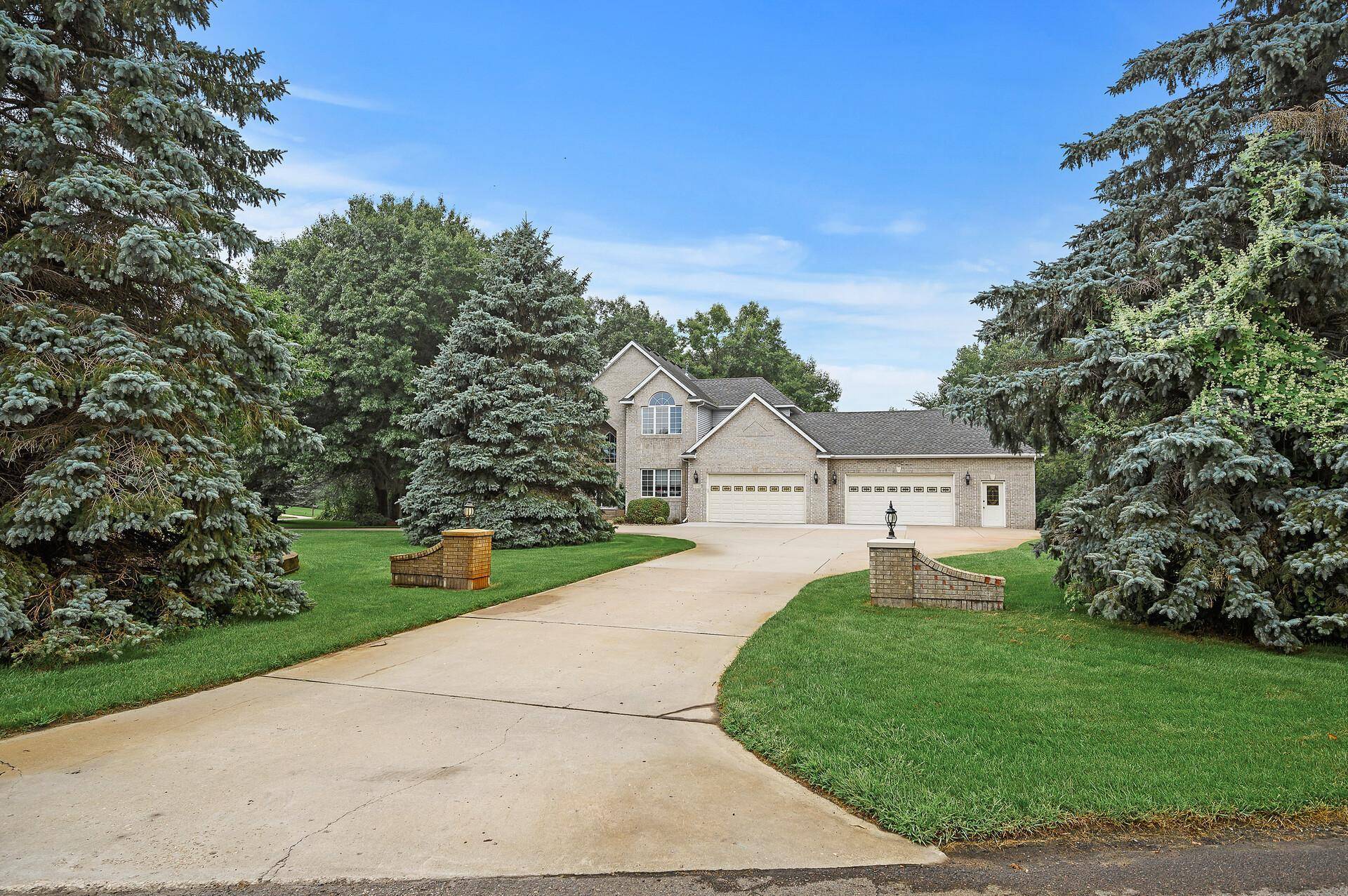 13942 Terrace RD NE, Ham Lake, MN 55304