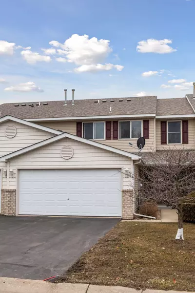 913 Harmony PATH, Norwood Young America, MN 55397