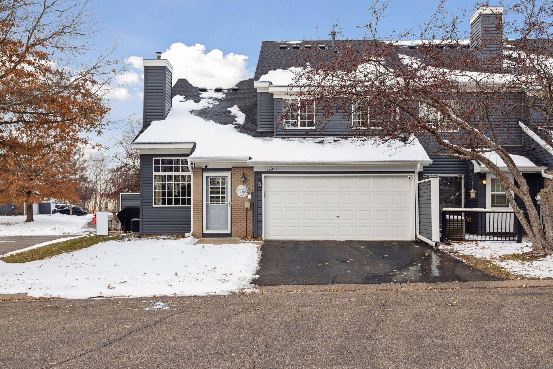 1795 Donegal DR #1, Woodbury, MN 55125