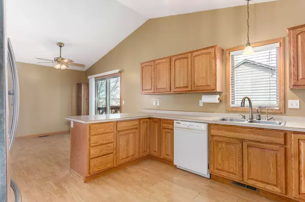 Roberts, WI 54023,109 S Meadow LN