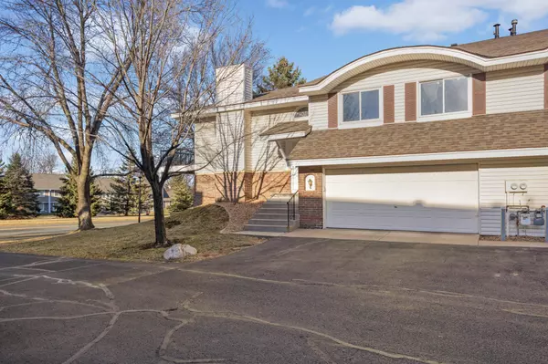 619 Evergreen DR, Burnsville, MN 55337