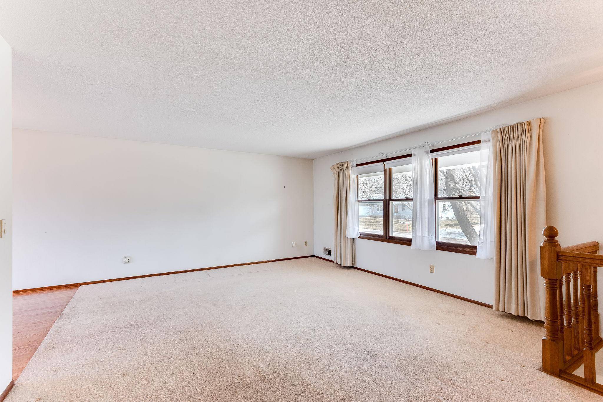Roseville, MN 55113,2193 Cohansey BLVD