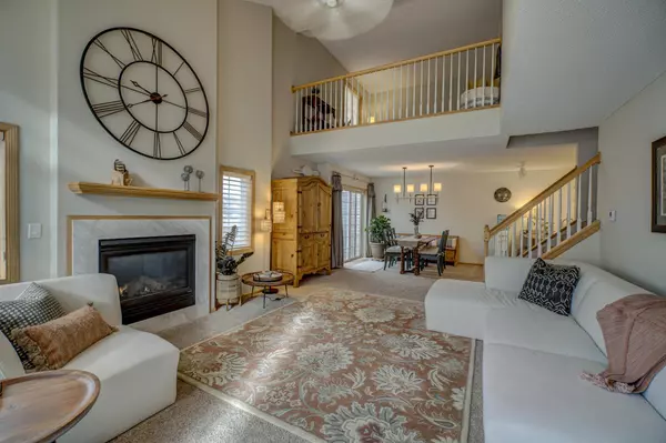 Hudson, WI 54016,2441 Oakridge CIR