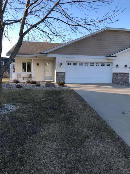 215 Morning DR, Mayer, MN 55360