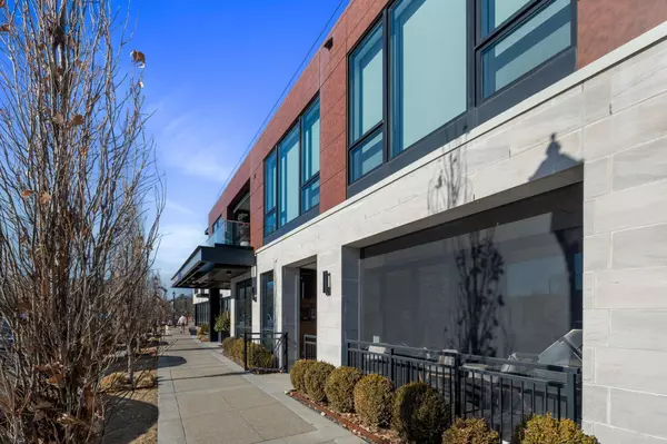 Wayzata, MN 55391,275 Lake ST E #103