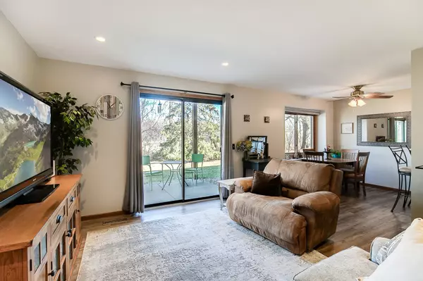 Vadnais Heights, MN 55127,967 Heritage CT E #202