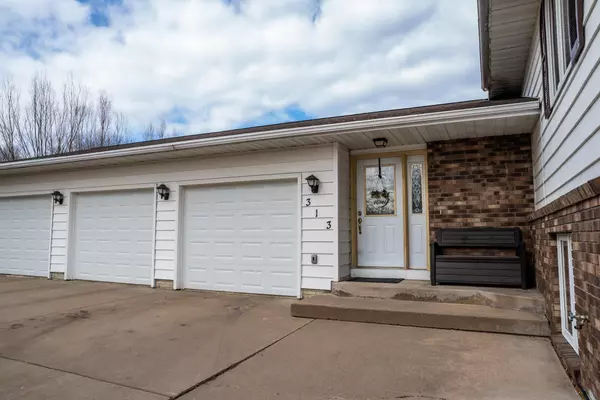 313 E Mill RD, Gibbon, MN 55335