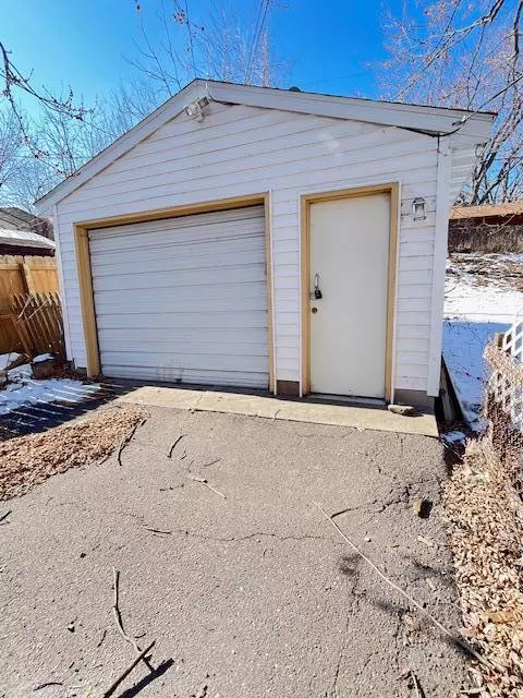 Saint Paul, MN 55117,1055 Loeb ST