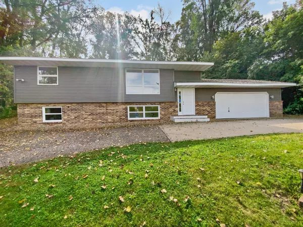 1104 Sibley Memorial HWY, Mendota Heights, MN 55118