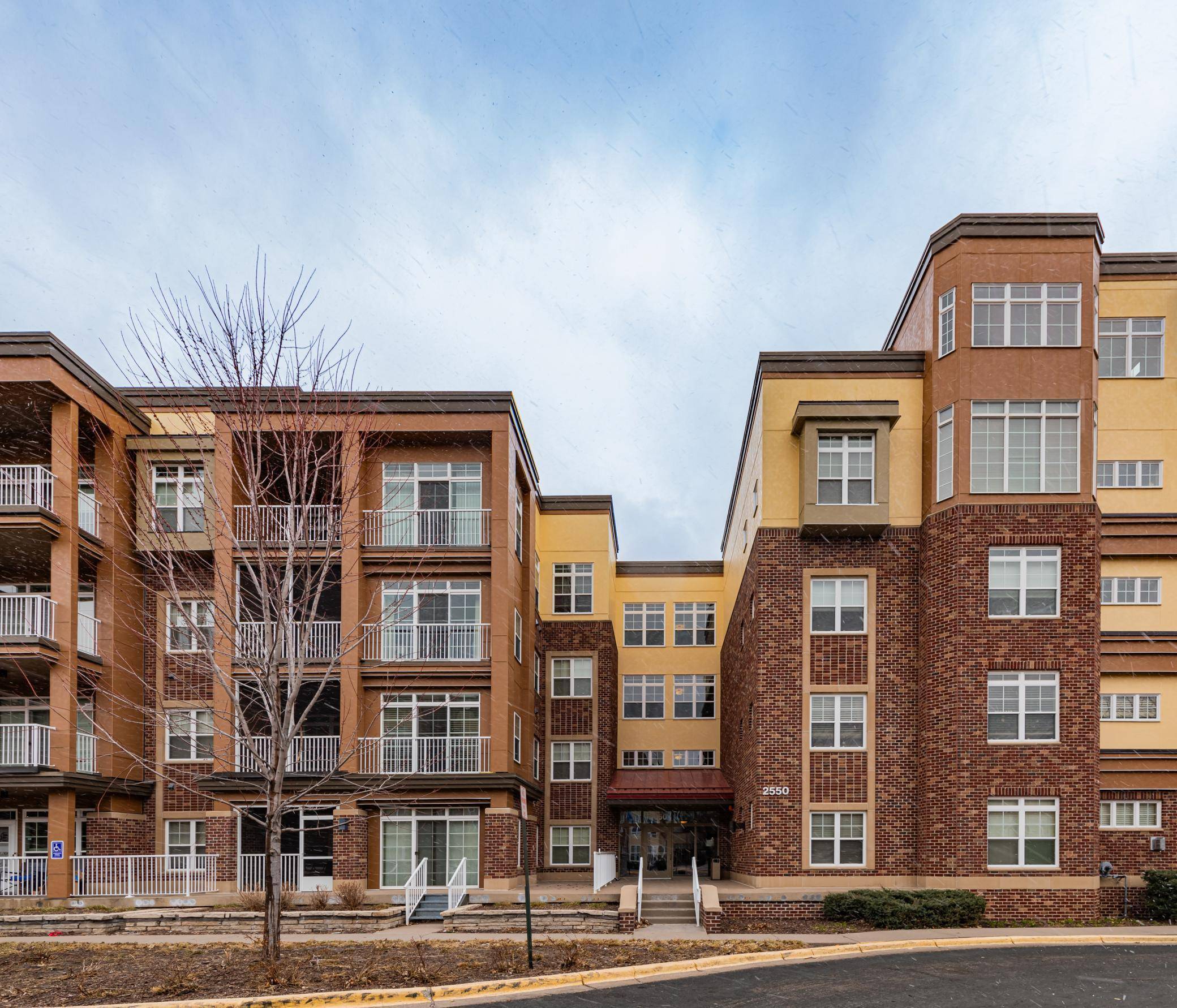2550 38th AVE NE #410, Saint Anthony, MN 55421