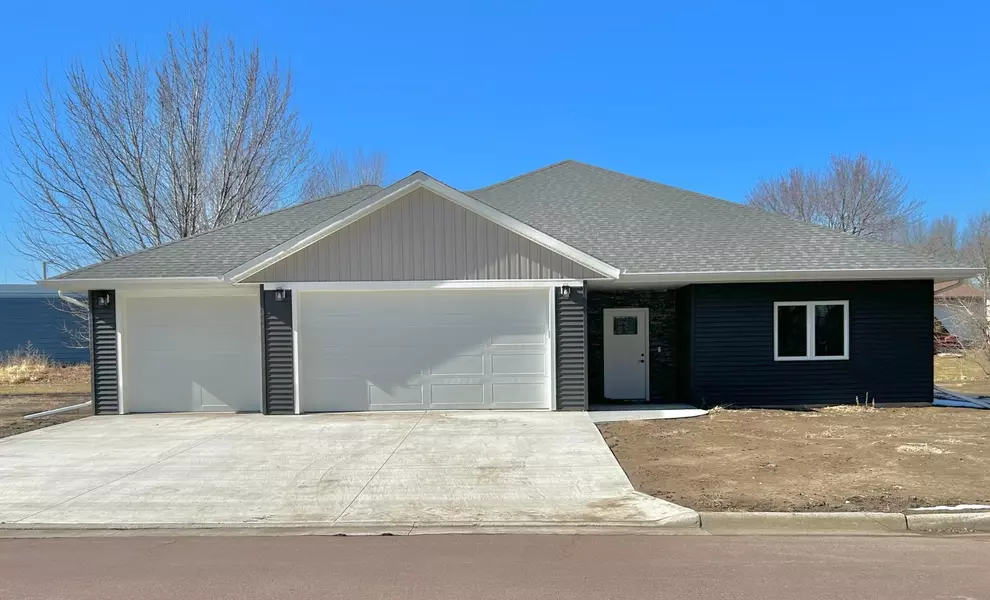 113 SE Gage AVE, Madelia, MN 56062