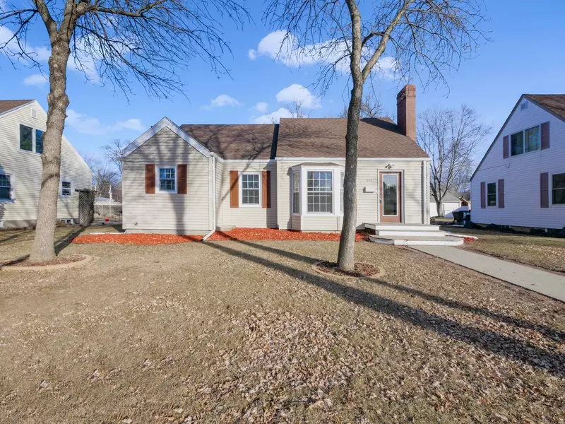 1013 Bryant ST, Alexandria, MN 56308