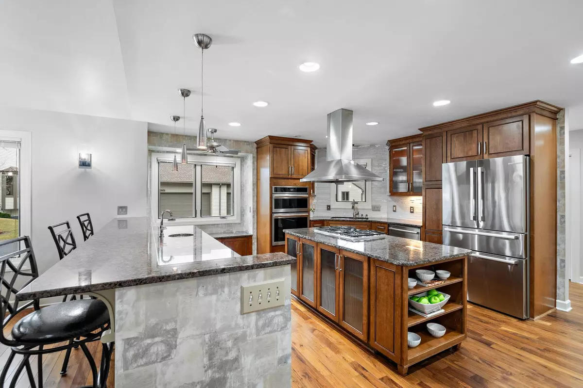 Maple Grove, MN 55369,8477 Rice Lake RD