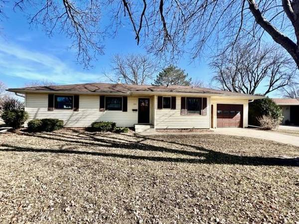 325 Galles DR,  Redwood Falls,  MN 56283