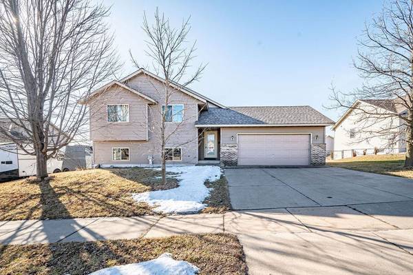 369 W Overlook DR,  Ellsworth,  WI 54011