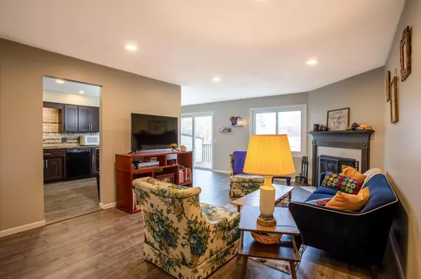 Vadnais Heights, MN 55127,1055 Greenhaven DR