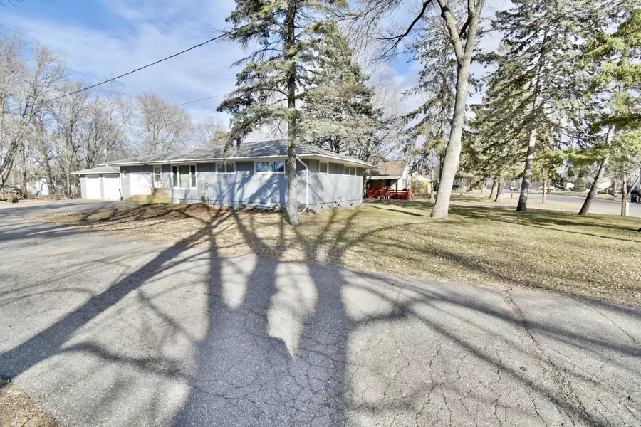 250 Chestnut ST E, Annandale, MN 55302