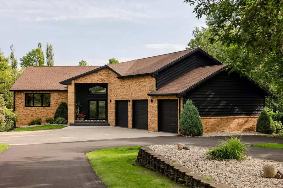 804 S Shore DR, Detroit Lakes, MN 56501