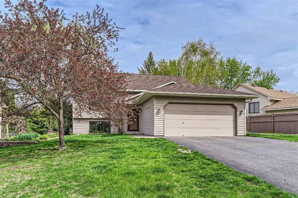 3910 Westbury TRL, Eagan, MN 55123