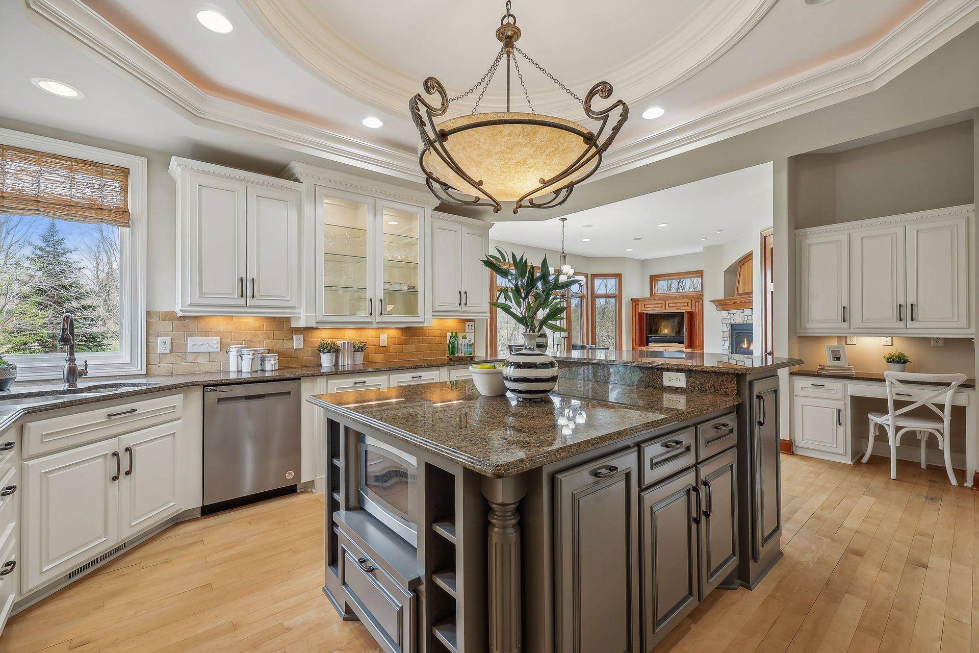 Minnetonka, MN 55305,1509 Archwood RD