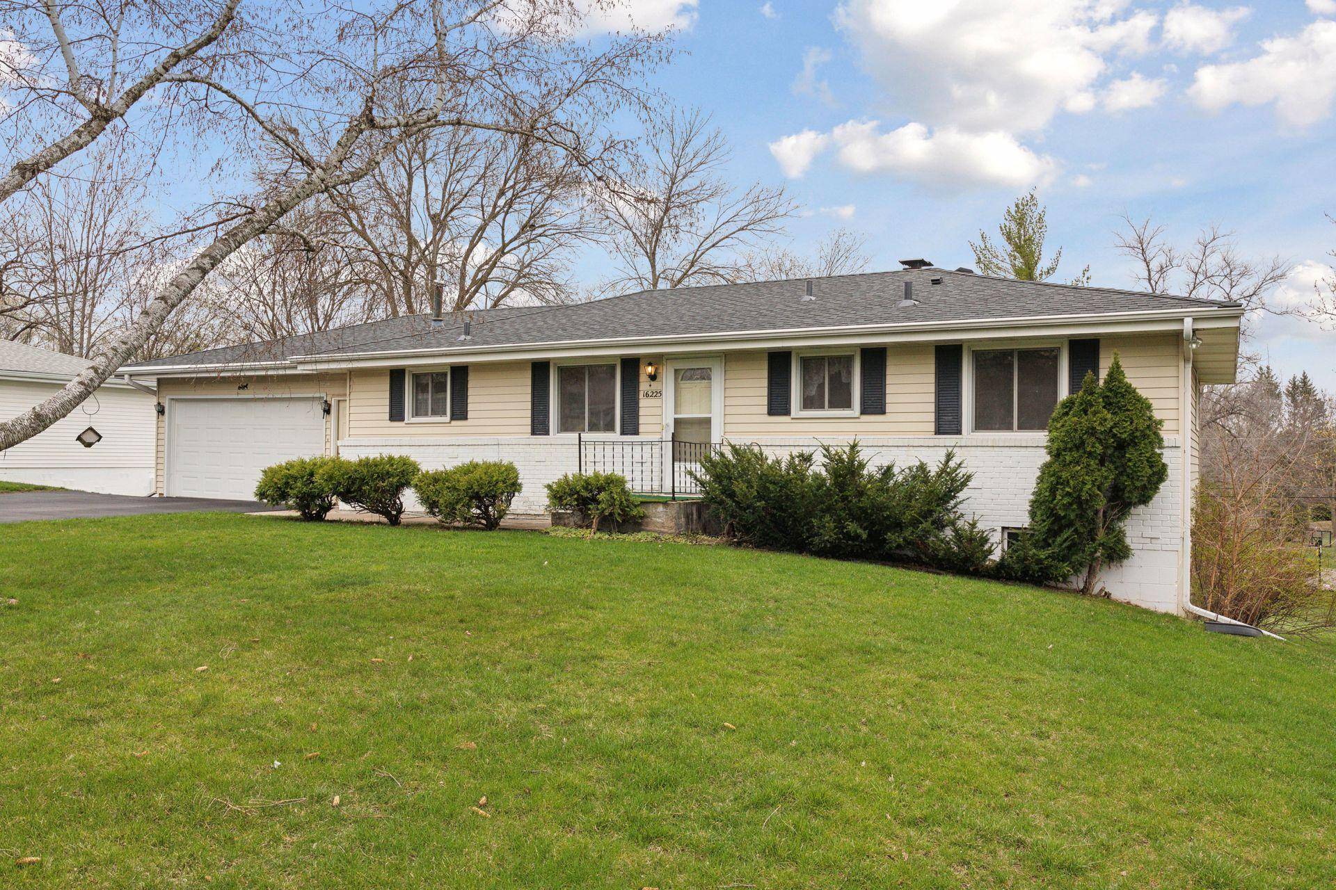 16225 14th AVE N, Plymouth, MN 55447