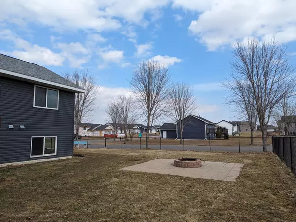 Baldwin, WI 54002,320 Bluebill ST