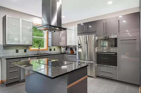 Plymouth, MN 55446,4920 Narcissus LN N