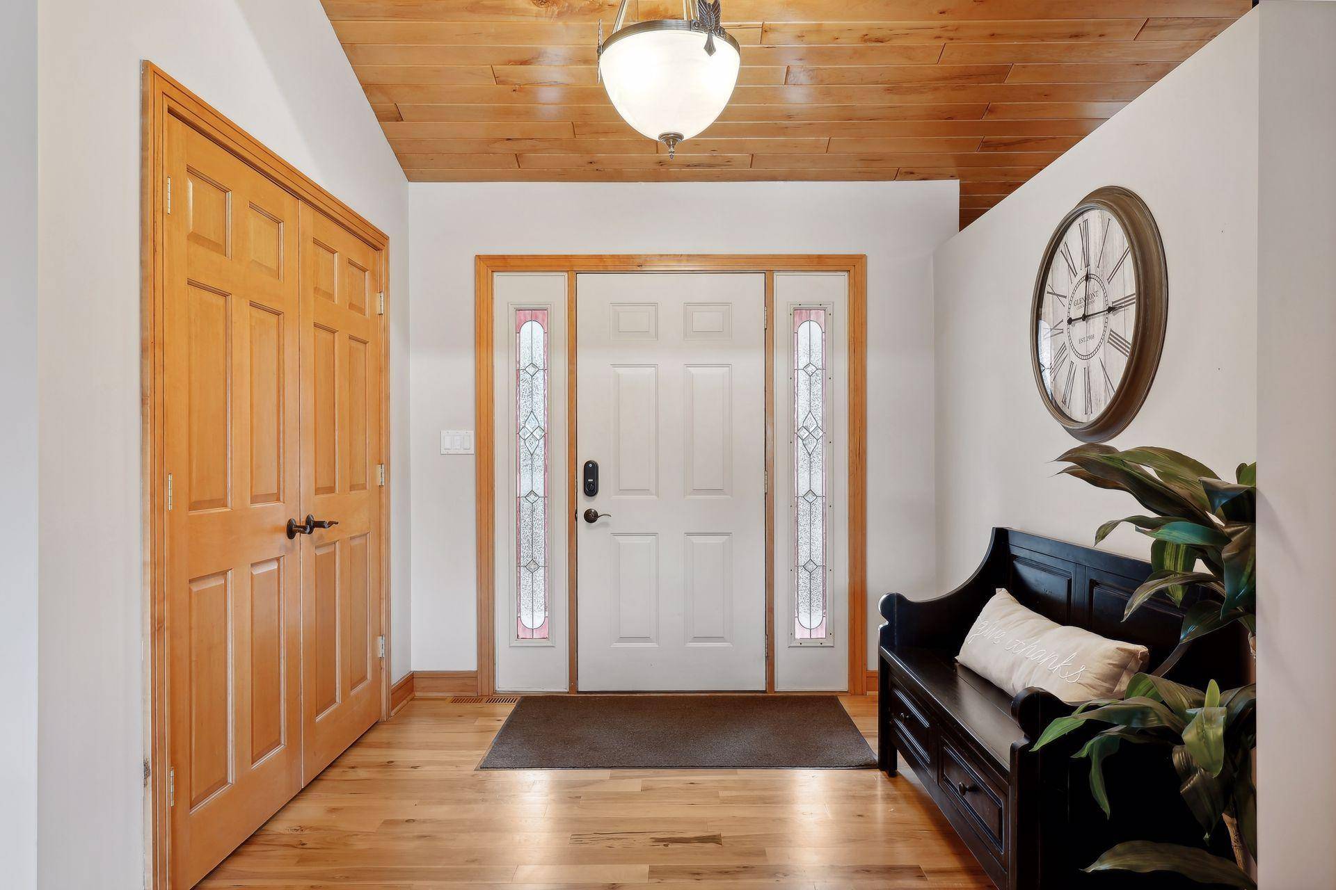 Burnsville, MN 55306,371 Maple Island RD