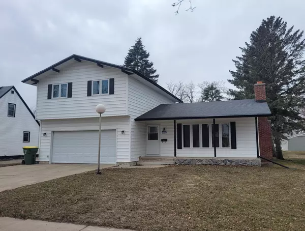 Pipestone, MN 56164,522 5th AVE SW