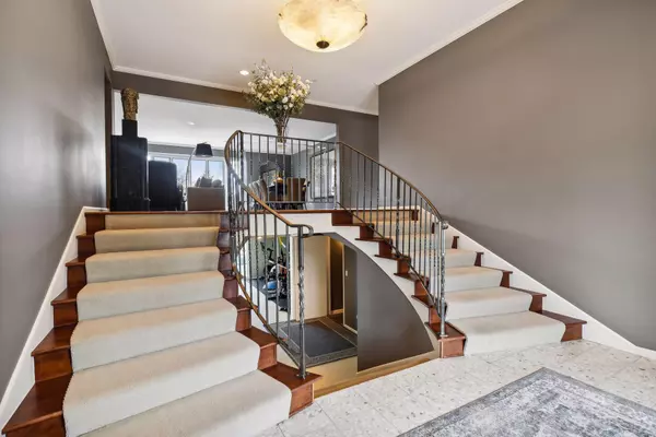 Edina, MN 55436,5700 Deville DR