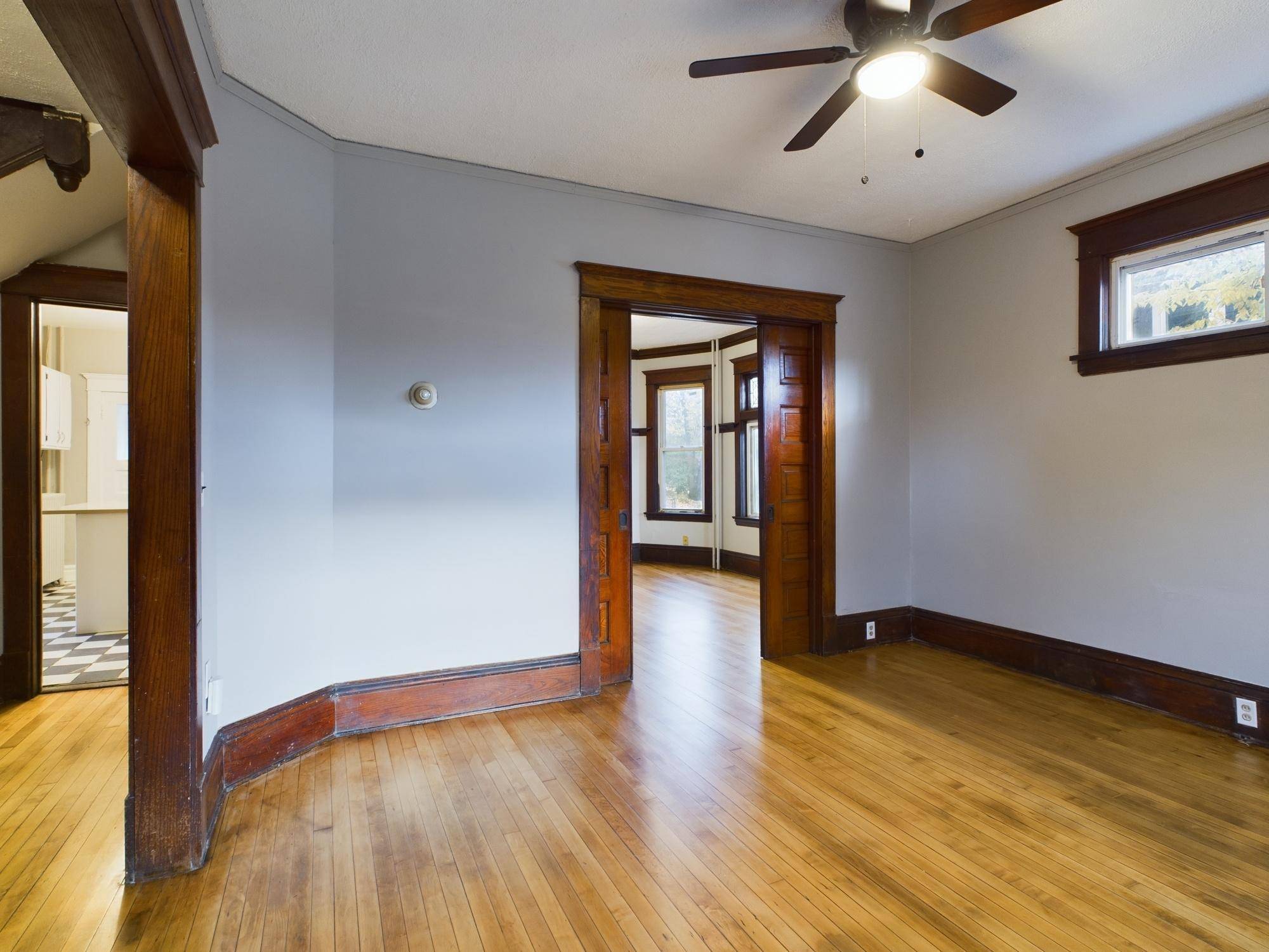 Saint Paul, MN 55130,946 Edgerton ST