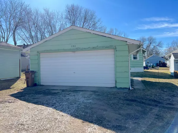 Albert Lea, MN 56007,722 Alcove ST
