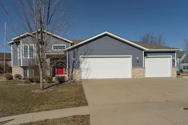 6073 Cotswold Hills LN NW, Rochester, MN 55901