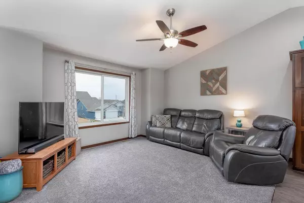 New Prague, MN 56071,1107 Tikalsky ST SE