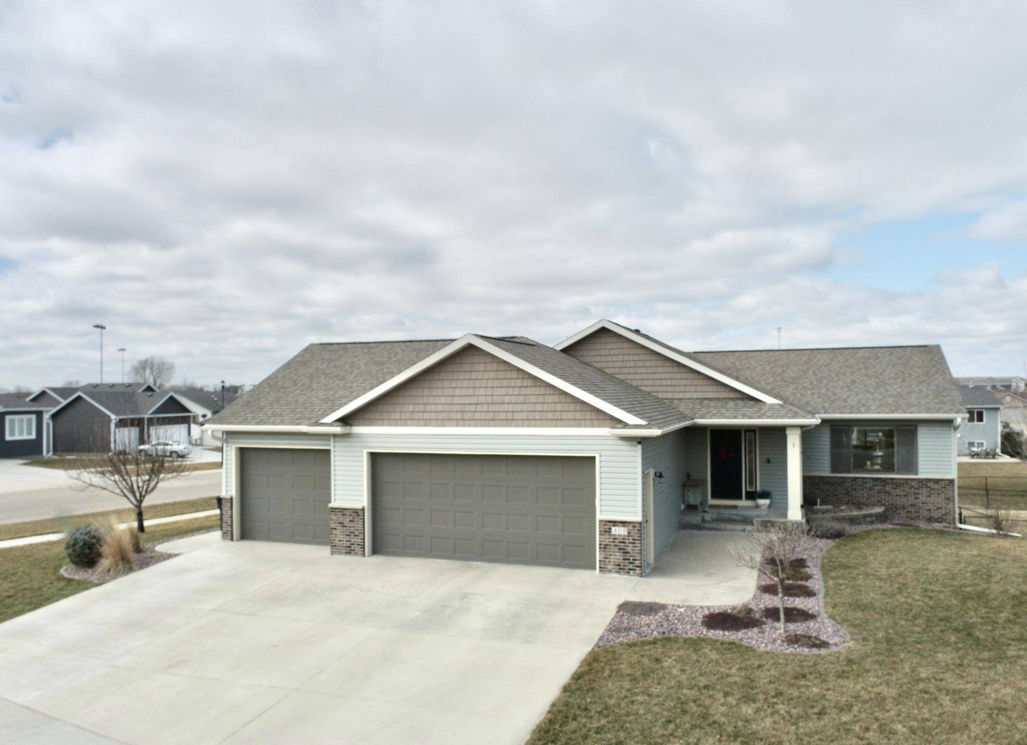 408 Verwood LN NE, Byron, MN 55920