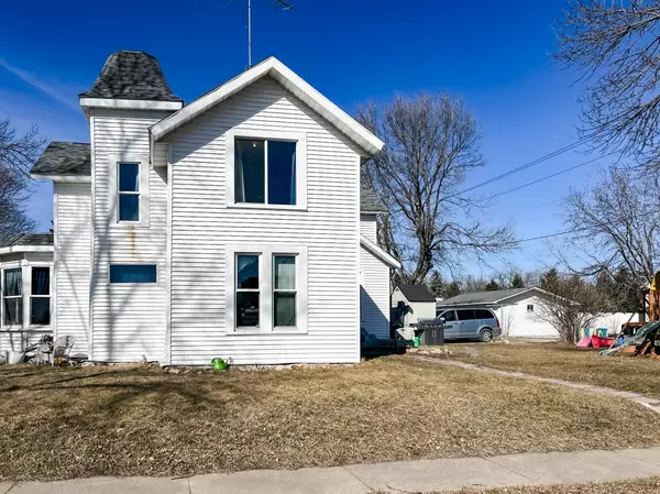 Winthrop, MN 55396,301 N Carver ST