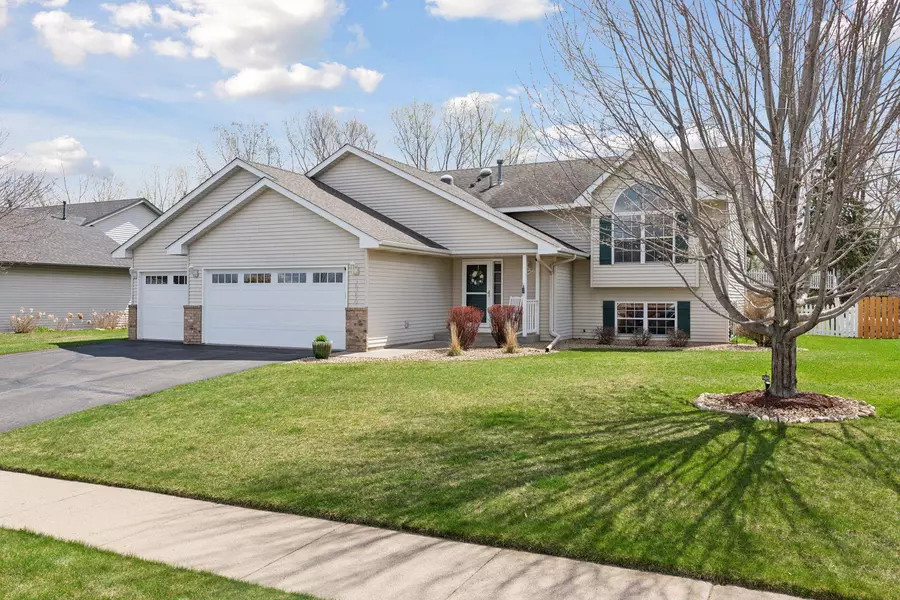 2386 Belfast ST W, Rosemount, MN 55068