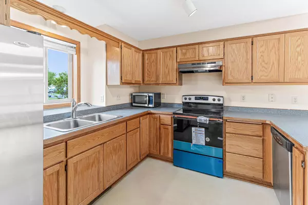 Cambridge, MN 55008,1556 Cedar DR S