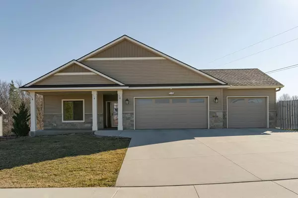 2504 Lisa LN NE, Rochester, MN 55906