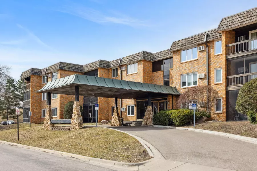 3200 Virginia AVE S #102, Saint Louis Park, MN 55426