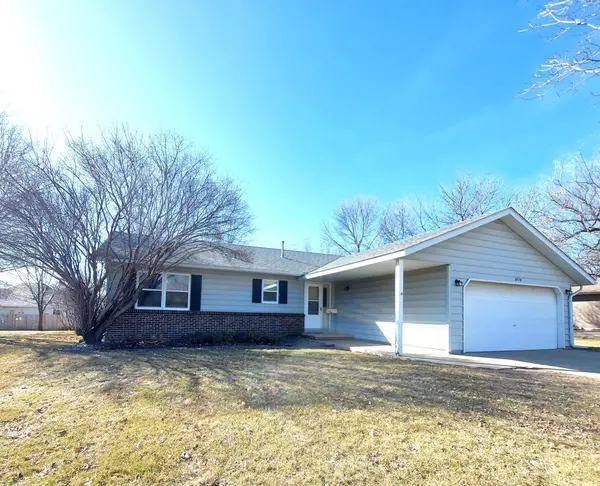 904 Olena AVE, Willmar, MN 56201