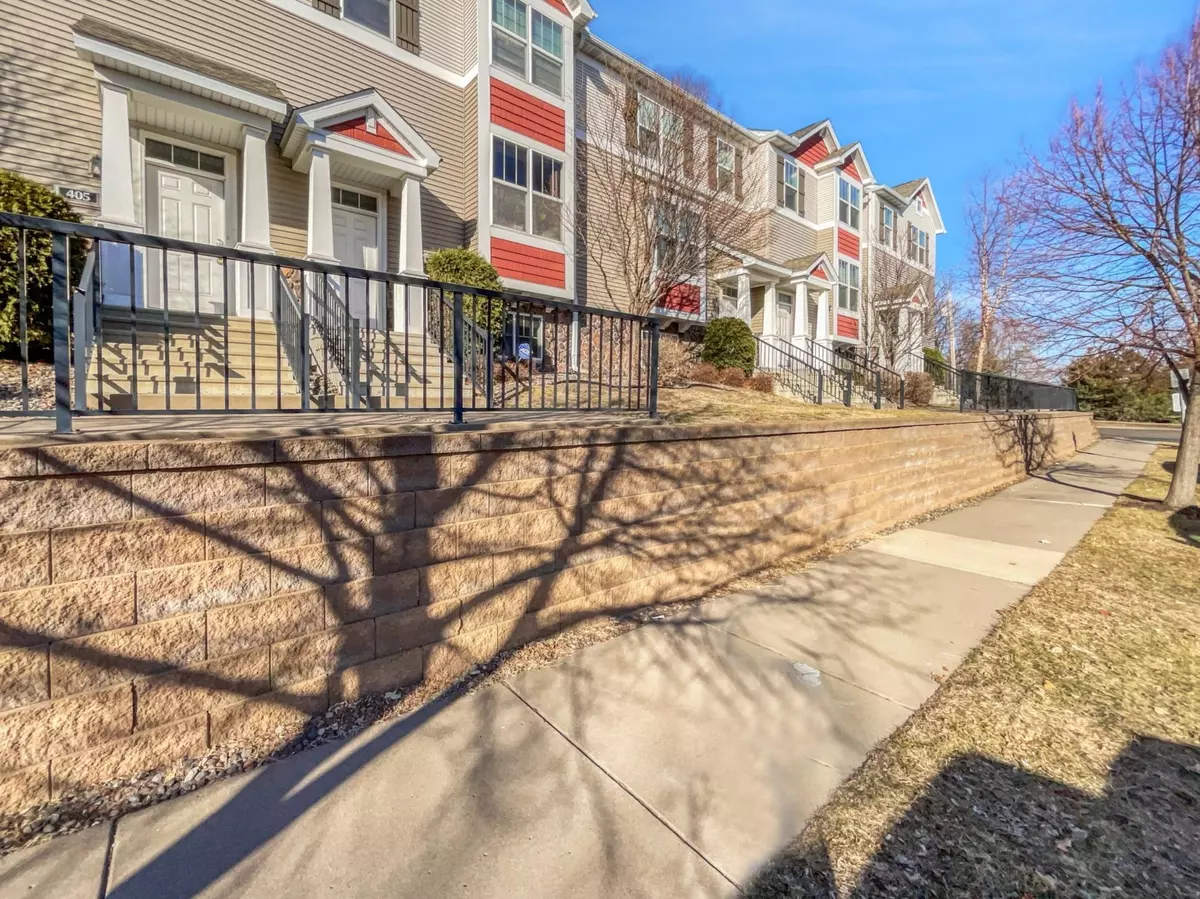 Columbia Heights, MN 55421,405 Lookout PL