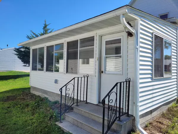 Waterville, MN 56096,214 Reed ST S