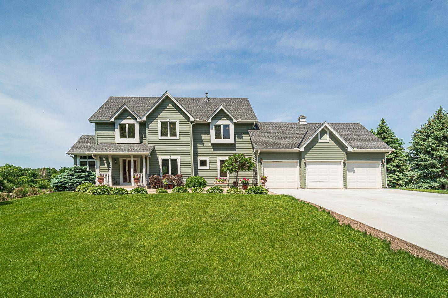 2604 Lakeview DR,  Shakopee,  MN 55379
