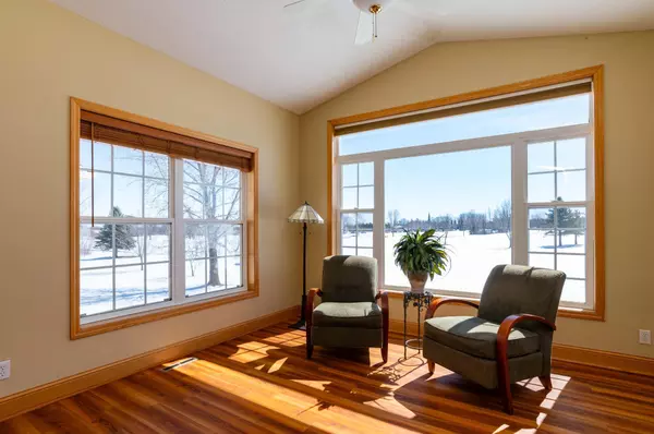 Oakdale, MN 55128,577 Holly LN N