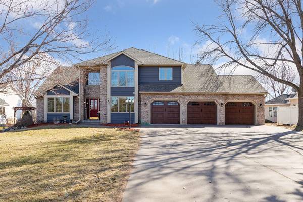 7651 Hilo LN N, Forest Lake, MN 55025