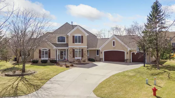 3727 Fairway PT, Woodbury, MN 55125