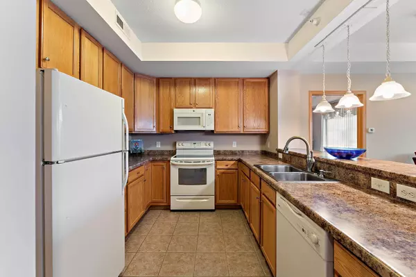 Saint Anthony, MN 55421,2550 38th AVE NE #212